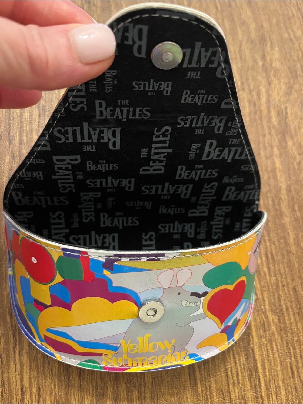 The Beatles Multicolor Yellow Submarine Eyewear Case & Cloth never used! - Picture 5 of 7